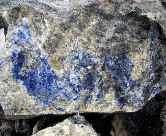 Магічні властивості каменю содали