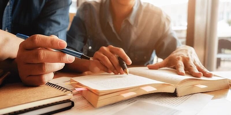 Наголос у слові “одинадцять”: на який склад правильно ставити?