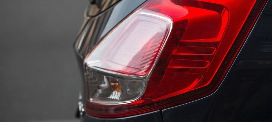 Чому важлива справність задніх ліхтарів: безпека та штрафи на дорозі