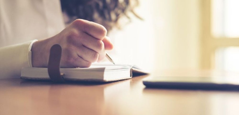 Де наголос у слові зручний