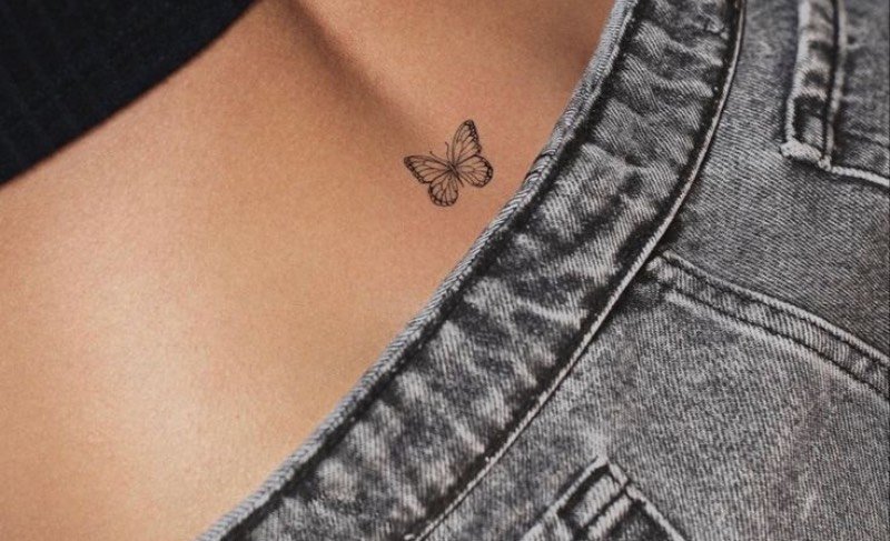 Тату метелик ескіз на поясниці