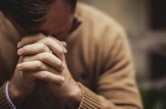 Сильні молитви: подолаймо тривогу і страх з Божою допомогою