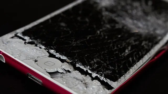Розбитий телефон у сні