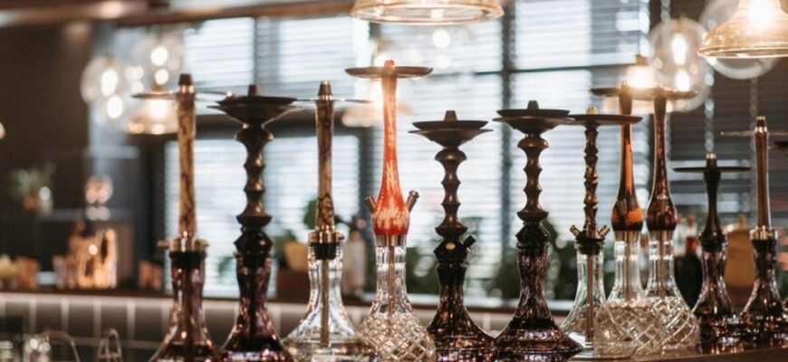 “Основні аксесуари та засоби для комфортного куріння кальяну вдома”