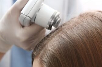 Трихолог: хто це, чим займається та коли варто звернутися до нього?