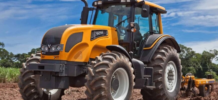 Вибір трактора за потужністю: скільки кінських сил для ваших задач?