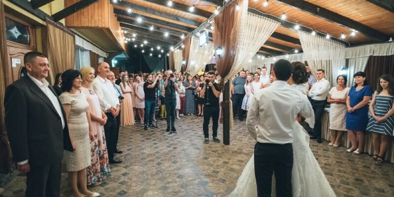 Слова подяки гостям на весіллі: щирі вашій присутності від молодят і батьків