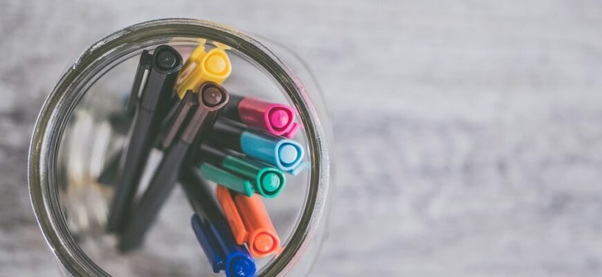 Креативні фломастери та акрилові маркери: яскравість у навчанні та творчості