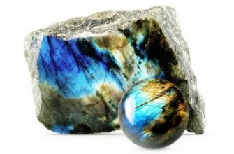 Лабрадорит: дивовижні магічні властивості та їх вплив на життя