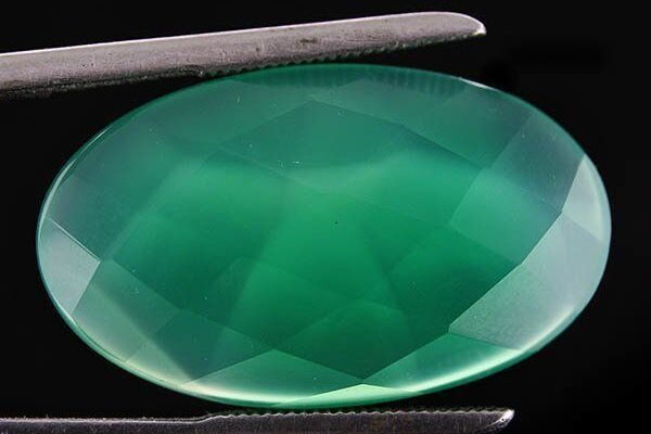 Зелений агат: властивості, використання та енергетичні особливості