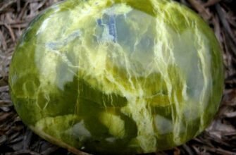 Змійовик камінь: магічні властивості та користь для здоров’я